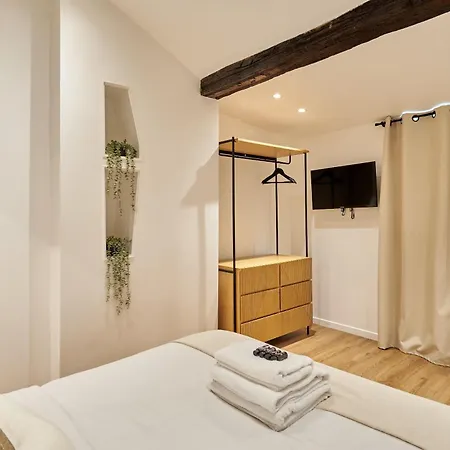 Le Marais By Prestige Apartment *